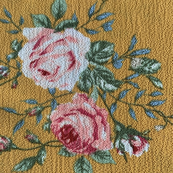 Monteau Rode Detailed Cold Shoulder Top - Picture 3 of 8